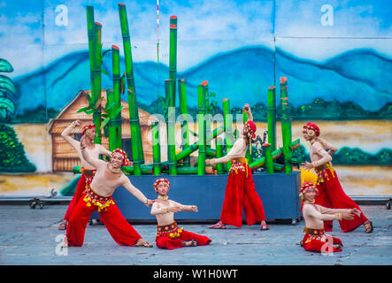 CEBU CITY, Philippinen - Jan 20: Teilnehmer der Sinulog Festival in Cebu City, Philippinen am 20. Januar 2019. Die sinulog ist eine jährliche religiou Stockfoto