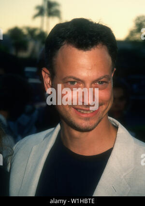 Hollywood, Kalifornien, USA, 3. August 1994 Schauspieler Gary Sinise besucht die "klare und gegenwärtige Gefahr "Hollywood Premiere am 3. August 1994 bei Paramount Pictures Studios in Hollywood, Kalifornien, USA. Foto von Barry King/Alamy Stock Foto Stockfoto