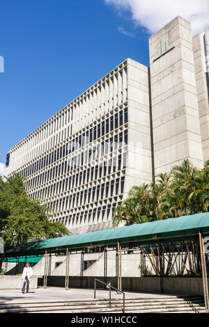 Miami Florida, Miller School of Medicine, University of Miami, Beton, Gebäude, Krankenhauskomplex, medizinische Ausbildung, Frau weibliche Frauen, Wandern, Leinwand c Stockfoto