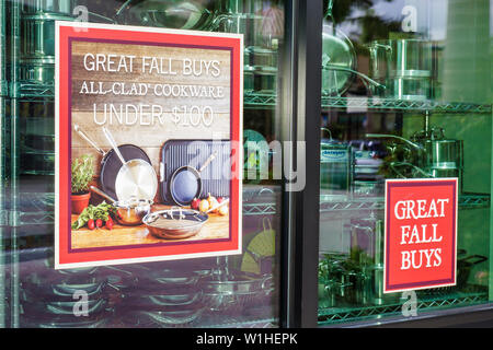 Naples, Florida, Mercato, Immobilien, Entwicklung gemischter Nutzung, Einzelhandel, Shopping Shopper Shopper Läden Geschäfte Markt Märkte Marktplatz Kauf Verkauf, Einzelhandel Stockfoto