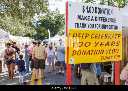 Mt. Mount Dora Florida, jährliche Handwerksmesse, besonderes Ereignis, Gemeinde, Straßenfest, Verkäufer Verkäufer, Stände Stand Händler Händler Markt Marke Stockfoto