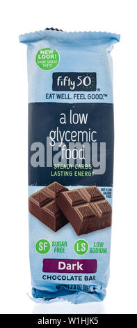 Winneconne, WI - 29 Mai 2019: ein Paket von 50 50 Low glycemic Food Bar auf einem isolierten Hintergrund Stockfoto