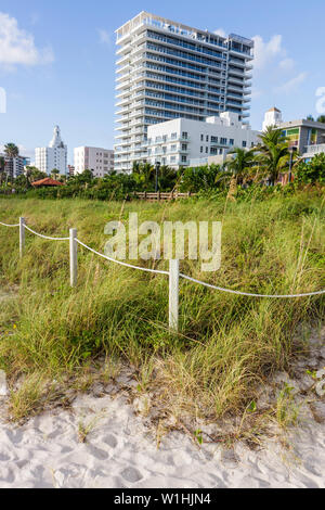 Miami Beach Florida, 37th Street, die Caribbean Wohnanlagen, Eigentumswohnungen Wohnapartments Gebäude Gebäude Gehäuse, Hochhaus Skyscrape Stockfoto