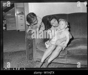 Ein Teil der Familie von Floyd Mackley, Bergmann, Leben in Unternehmen. Utah Kraftstoff Firma, Castle Gate Mine, Burgtor, Carbon County, Utah. Stockfoto