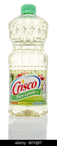 Winneconne, WI - 16. Juni 2019: eine Flasche Crisco reines canola Öl auf einem isolierten Hintergrund Stockfoto