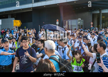 Raufereien im Hong Kong Protestaktion: pro Polizei pro China Demonstranten Demonstration gegen Auslieferung Demonstranten Stockfoto