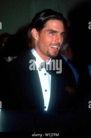 Beverly Hills, Kalifornien, USA, 9. September 1994 Schauspieler Tom Cruise nimmt an der 9. jährlichen American Cinematheque Award Gruß zu Rob Reiner am 9. September 1994 im Beverly Hilton Hotel in Beverly Hills, Kalifornien, USA. Foto von Barry King/Alamy Stock Foto Stockfoto