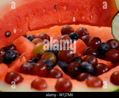 Schöne Wassermelone Obst Salat mit leuchtenden Farben Stockfoto