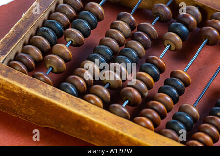 Vintage Holz- Abacus hautnah. Fragment des alten Abacus hautnah. Stockfoto