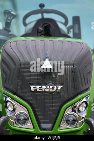 Marktoberdorf, Deutschland. 02 Juli, 2019. Einen Fendt 516 Vario ist auf der Jahrestagung der Traktorenhersteller AGCO/Fendt. Foto: Karl-Josef Hildenbrand/dpa/Alamy leben Nachrichten Stockfoto