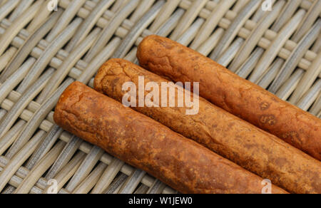 Nahaufnahme der frikandel, einem traditionellen holländischen Snack, eine Art von Hackfleisch/Faschiertem hot dog Stockfoto