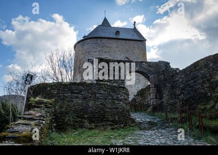 Alte Burg- und Festungsanlagen in Esch-sur-Sure, Luxemburg Stockfoto