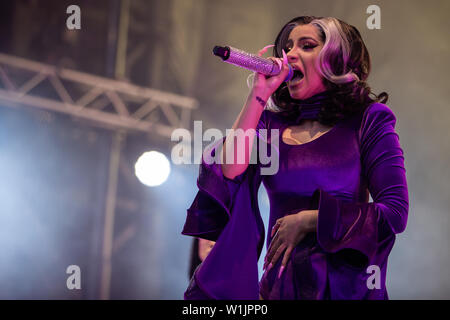 Sandvika, Norwegen. 02 Juli, 2019. Der amerikanische Rapper und Sänger Cardigan B führt ein Live Konzert während der norwegischen Musik Festival 2019 Kardetten in Sandvika. (Foto: Gonzales Foto/Tord Litleskare). Credit: Gonzales Foto/Alamy leben Nachrichten Stockfoto