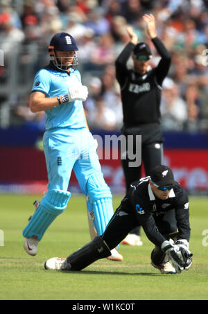 England's Jonny Bairstow (links) Während der ICC Cricket World Cup group Phase Match am Flußufer Durham, Chester-le-Street. Stockfoto