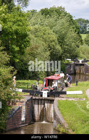 Die tardebigge Flug der Schleusen am Worcester und Birmingham Canal, Worcestershire, England, Großbritannien Stockfoto