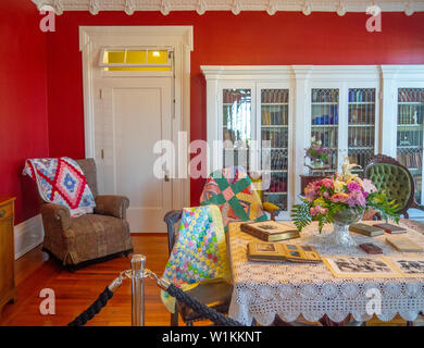 Steppdecken auf Anzeige an historischen Anderson-Smith Haus jetzt Whitehaven Welcome Center im Frühjahr Stepp-show 2019 Paducah Kentucky USA. Stockfoto