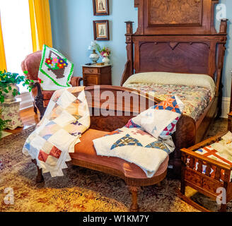 Steppdecken auf Anzeige an historischen Anderson-Smith Haus jetzt Whitehaven Welcome Center im Frühjahr Stepp-show 2019 Paducah Kentucky USA. Stockfoto