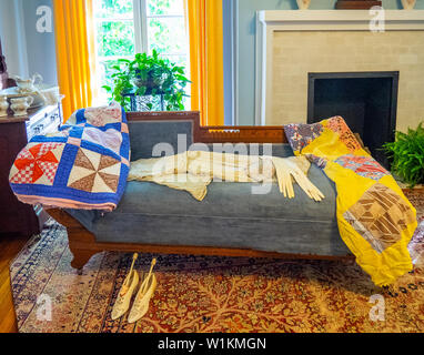 Steppdecken auf Anzeige an historischen Anderson-Smith Haus jetzt Whitehaven Welcome Center im Frühjahr Stepp-show 2019 Paducah Kentucky USA. Stockfoto