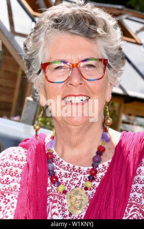 Prue Leith. RHS Hampton Court Palace Gartenarbeit Festival, Hampton Court, East Molesey, Surrey. Großbritannien Stockfoto