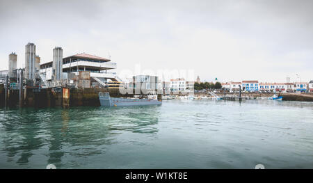 Port Joinville, Frankreich - 18 September, 2018: Blick von der Fähre auf der Insel von Yeu, die den Transport von Waren und Personen zwischen den ist Stockfoto