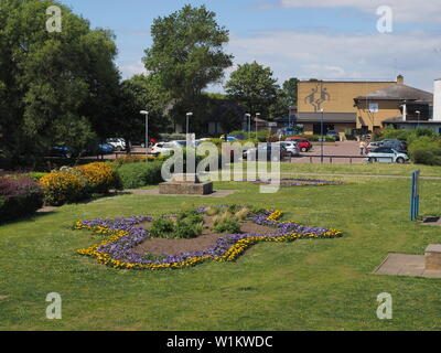 Sheerness, Kent, Großbritannien. 3. Juli 2019. UK Wetter: sonnig und heiß in Sheerness, Kent. Blick Richtung Sheerness Sportzentrum. Credit: James Bell/Alamy leben Nachrichten Stockfoto