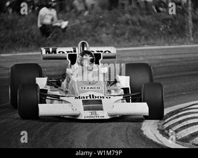 In F1 Weltmeister 1976 James Hunt in seinem MacLaren Ford Stockfoto