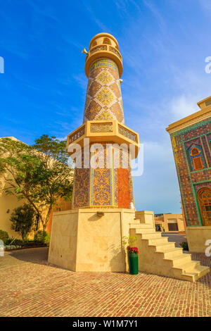 Historische Minarett in Katara. Katara ist ein kulturelles Dorf nannte auch Tal der Kulturen in West Bay, Doha, Qatar. Naher Osten, Arabische Halbinsel Stockfoto