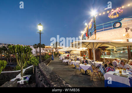 Puerto del Carmen, Promenade bei Dämmerung, Lanzarote, Kanarische Inseln, Spanien Stockfoto