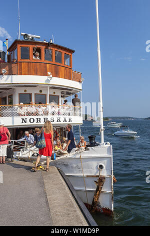 Steamboat Norrskaer am Fährhafen in Vaxholm, Stockholm Archipelago, Uppland, Stockholms Land, Süd Schweden, Schweden, Skandinavien, Nordeuropa Stockfoto