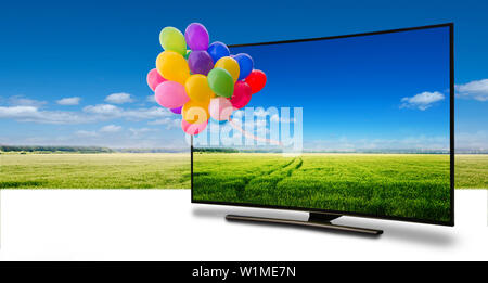 4k überwachen isoliert auf weiss. TV mit der Natur-Ansicht Stockfoto