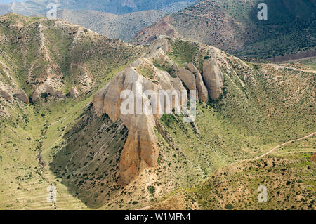 Surreale Landschaft typisch für Mustang in der hohen Wüste rund um die Kali Gandaki Tal, das tiefste Tal der Welt, Mustang, Nepal, Himalaya, als Stockfoto