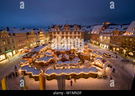 Weihnachtsmarkt auf dem Marktplatz, Coburg, Franken, Bayern, Deutschland Stockfoto