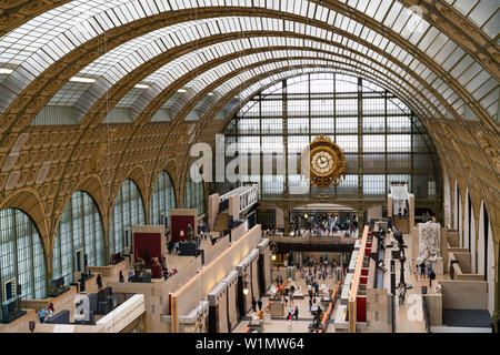 Paris, Frankreich, 30. Juni 2017: Innenansicht Museum Musée d'Orsay in Paris. Stockfoto