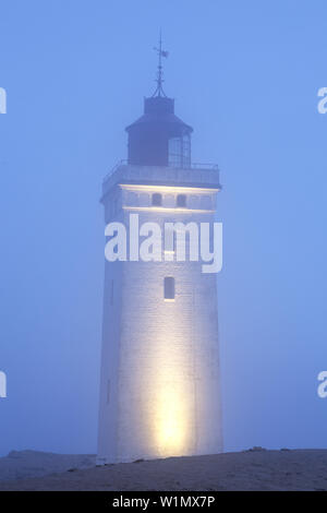 Leuchtturm Rubjerg Knude in den Dünen von Rubjerg Knude zwischen Lønstrup und Løkke, Nordjütland, Jütland, Cimbrian Halbinsel, Skandinavien, Dänemark Stockfoto