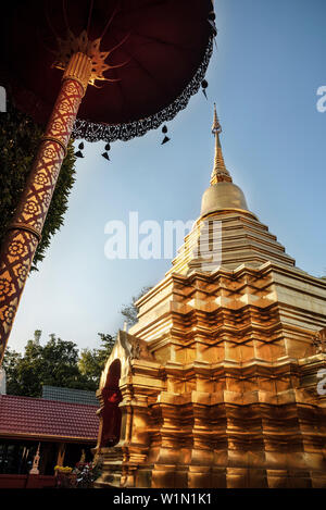 Goldene Pagode in Wat Phra That Doi Suthep, Chiang Mai, Thailand, Südostasien Stockfoto