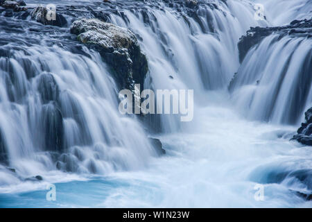 Wasserfall im Winter, Brekkuskógur Bruarfoss, Southern Island, Island, Europa Stockfoto