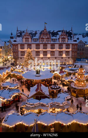Weihnachtsmarkt auf dem Marktplatz, Coburg, Franken, Bayern, Deutschland Stockfoto