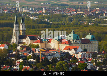 Klosterneuburg mit Stiftskirche, Stift Klosterneuburg, Donau, Niederösterreich, Lower Austria, Austria, Europa Stockfoto