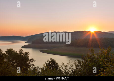 Biggesee, in der Nähe von Attendorn, Rothaargebirge, Sauerland, Nordrhein-Westfalen, Deutschland Stockfoto