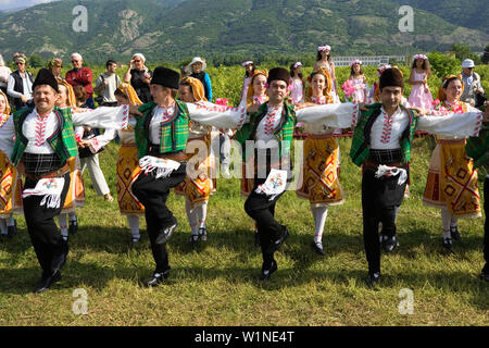 Tänzer, Rose Festival, Rose Kommissionierung, Karlovo, Bulgarien Stockfoto