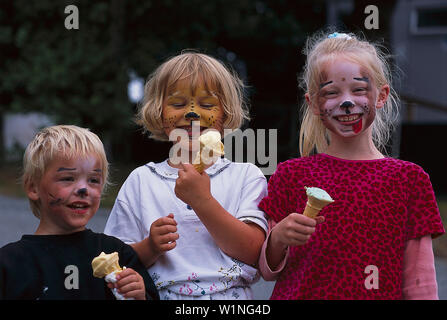 Bemalte Gesichter, National Seal Colony, in der Nähe von Gweek Cornwall, England Stockfoto