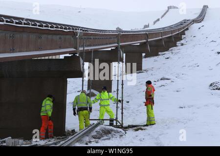 Aviemore, Großbritannien, 3. Juli 2019. Foto vom 26. November 2018. Highlands and Islands Enterprise, das Cairngorm Mountain, hat gesagt, Standseilbahn des Berges wird geschlossen für ein anderes Winter als Reparaturarbeiten nicht bis Frühjahr oder Sommer 2020 durchgeführt werden. Credit: Andrew Smith/Alamy leben Nachrichten Stockfoto