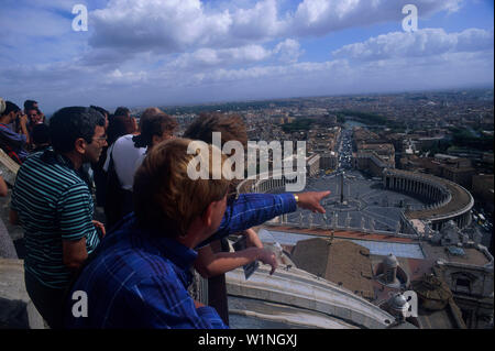 Blick vom Petersdom und Petersplatz, Rom Italien Stockfoto