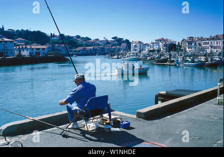 Fisher, St. Jean de Luz, Pays Basque Frankreich Stockfoto