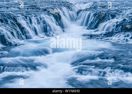 Wasserfall im Winter, Brekkuskógur Bruarfoss, Southern Island, Island, Europa Stockfoto