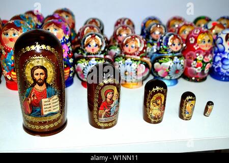 Verkauf Matrioshkas in Nessebar - Schwarzes Meer - Bulgarien Stockfoto