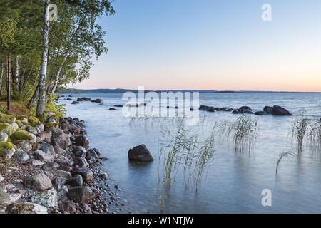 Ufer des Sees Vättern in der Nähe von karlsborg am Abend, February, Götaland, Süd Schweden, Schweden, Skandinavien, Nordeuropa, Europa Stockfoto