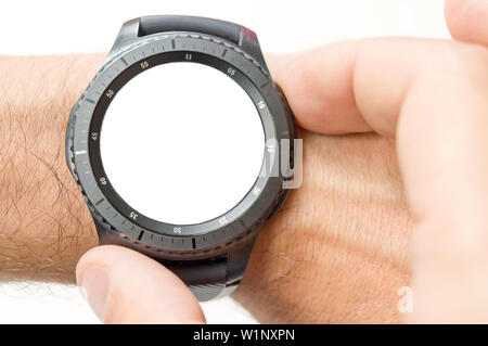 Nahaufnahme der Hände mit smart Watch, smartwatch Drücken der Taste und Touchscreen für Aktive sportliche Aktivität Stockfoto