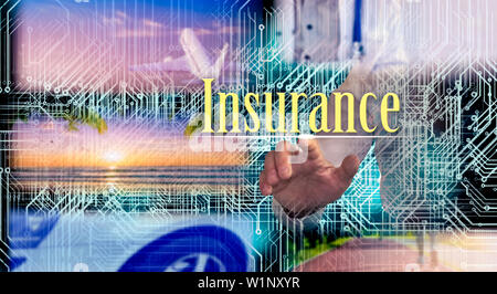 Versicherung, Gesundheit, Auto, Reisen. Versicherung Konzept auf virtuellen Bildschirm. Stockfoto