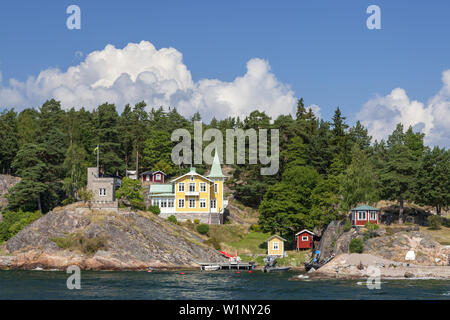 Häuser und Hütten, auf einer Insel in der Nähe von Vaxholm, Stockholm Archipelago, Uppland, Stockholms Land, Süd Schweden, Schweden, Skandinavien, Nordeuropa Stockfoto